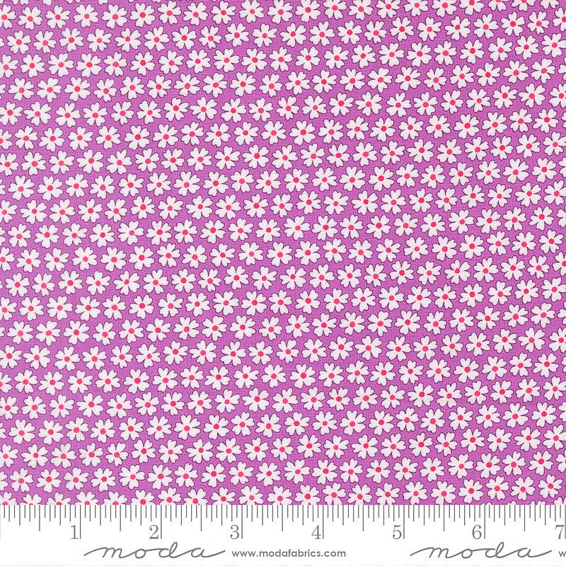 Pick Me! Pocket of Posies Lilac - Moda from Fort Worth Fabric Studio