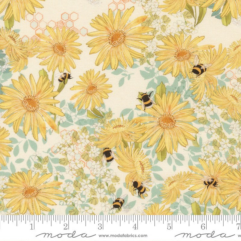 Pollinators Daisy Florals Cloud - Moda from Fort Worth Fabric Studio